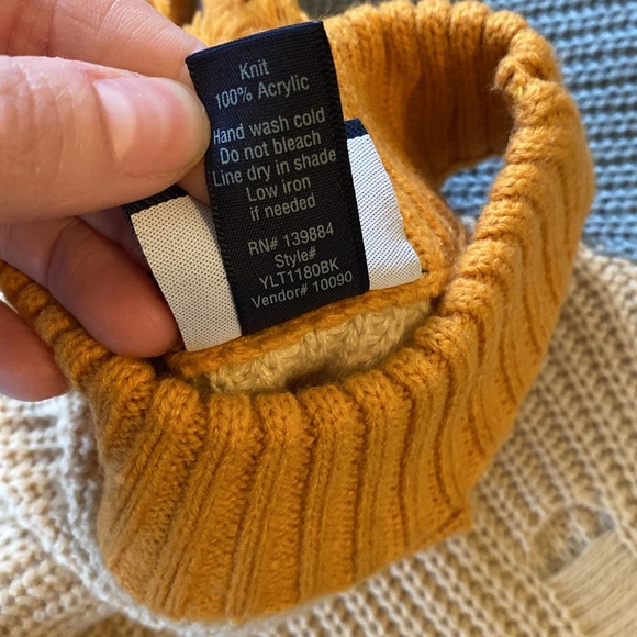 Daytrip Sweater - Picture 5 of 5